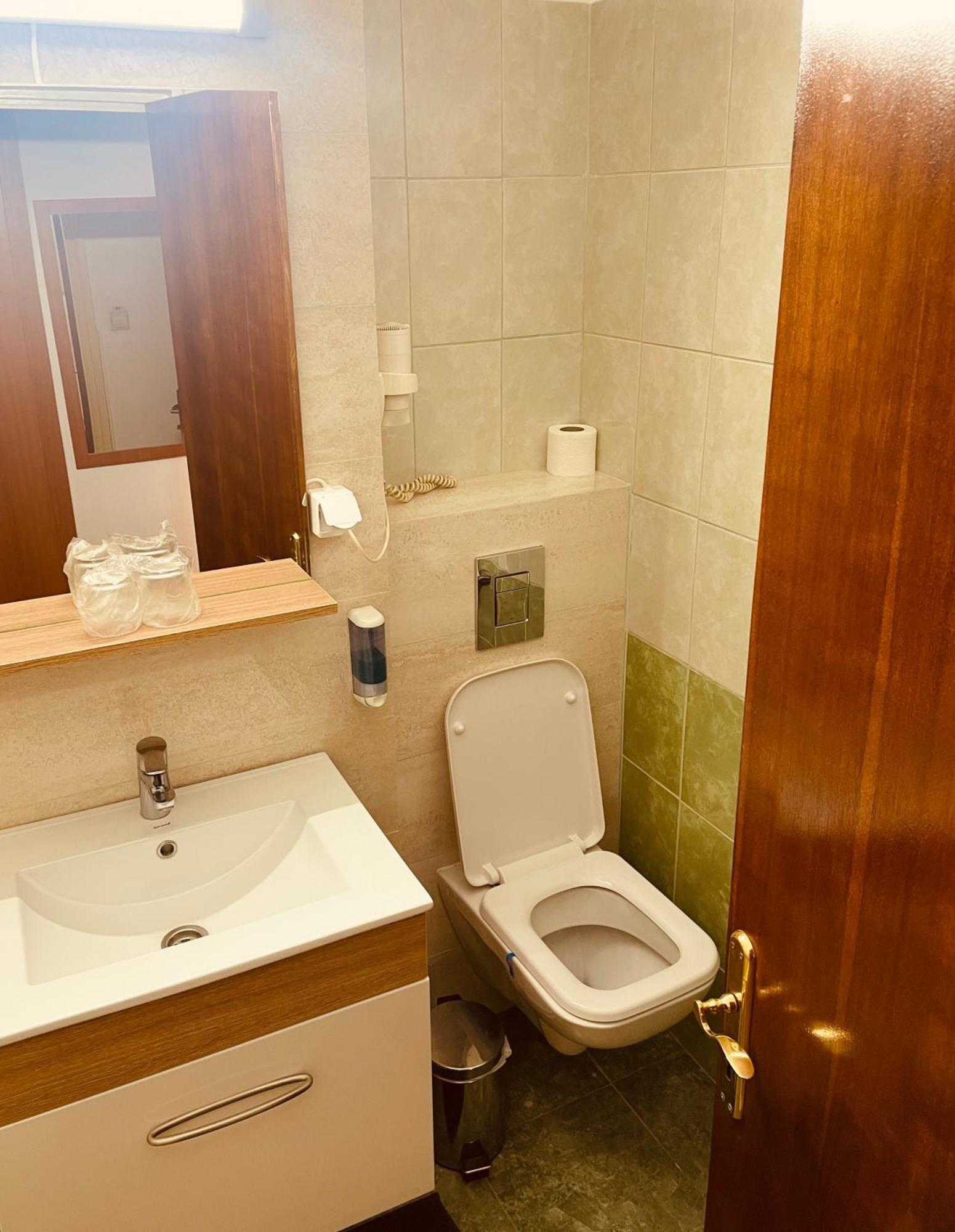 Hotel Moldova Bîrlad Extérieur photo